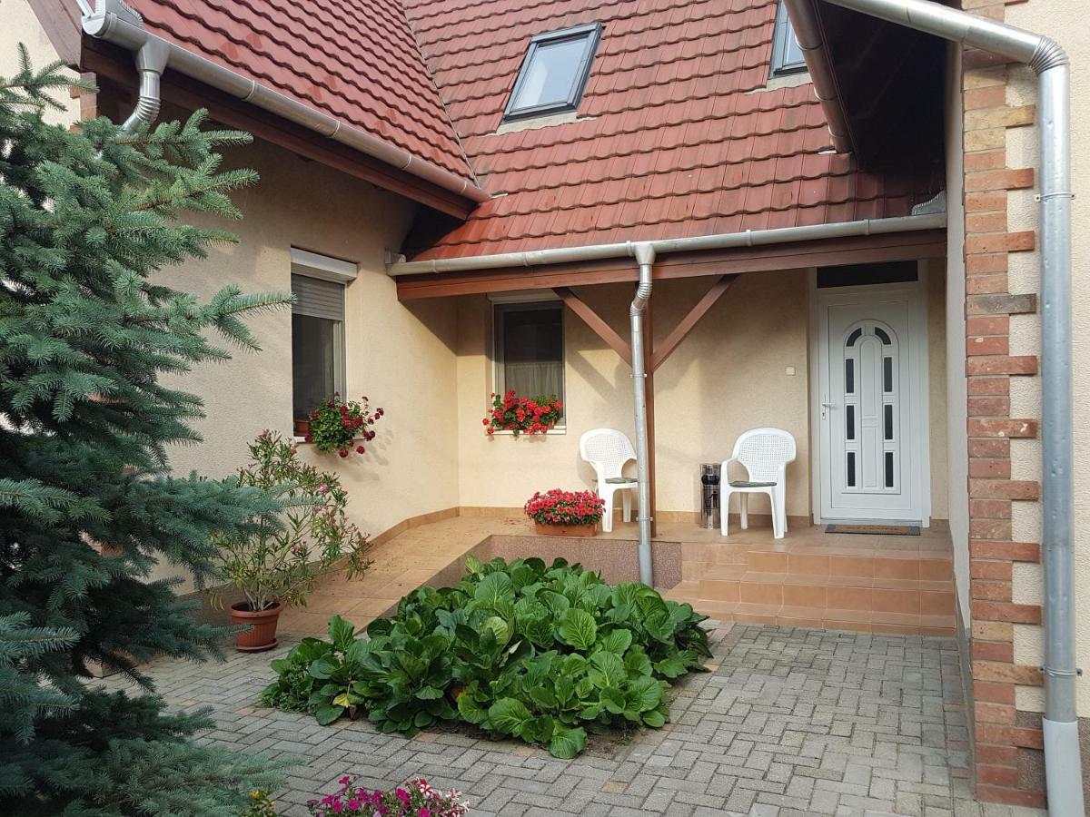 Villa Bellanova Hajduszoboszlo Bagian luar foto