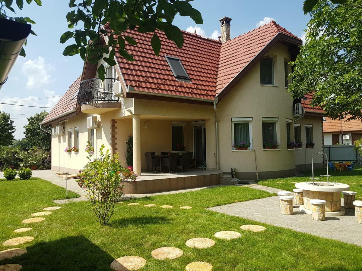 Villa Bellanova Hajduszoboszlo Bagian luar foto